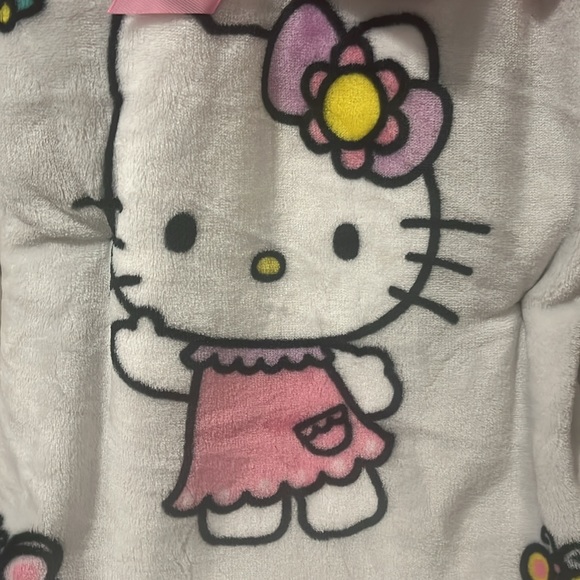 Hello Kitty blanket - Picture 2 of 3